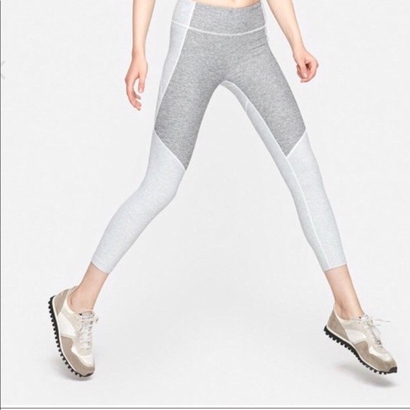 NWOT Outdoor Voices Two-Tone Leggings in Gray - Picture 4 of 8